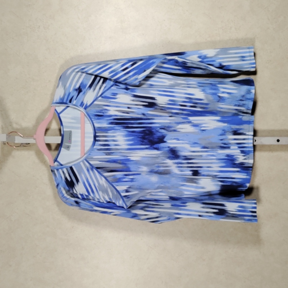 *D167 Athleta blue, gray & white long sleeve knit athletic shirt L CLEARANCE